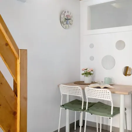 Apartment 4 U *